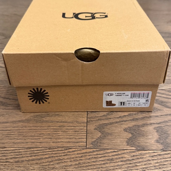 NTW Toddler UGG Keelan Boots in Chesnut - Picture 7 of 7